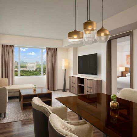 Sheraton Hyderabad Hotel Kültér fotó