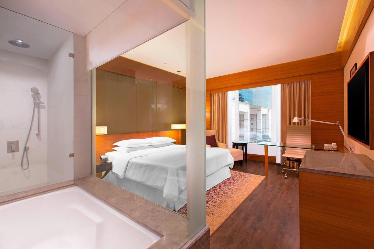 Sheraton Hyderabad Hotel Kültér fotó