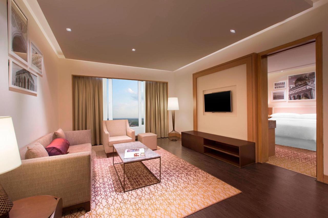 Sheraton Hyderabad Hotel Kültér fotó