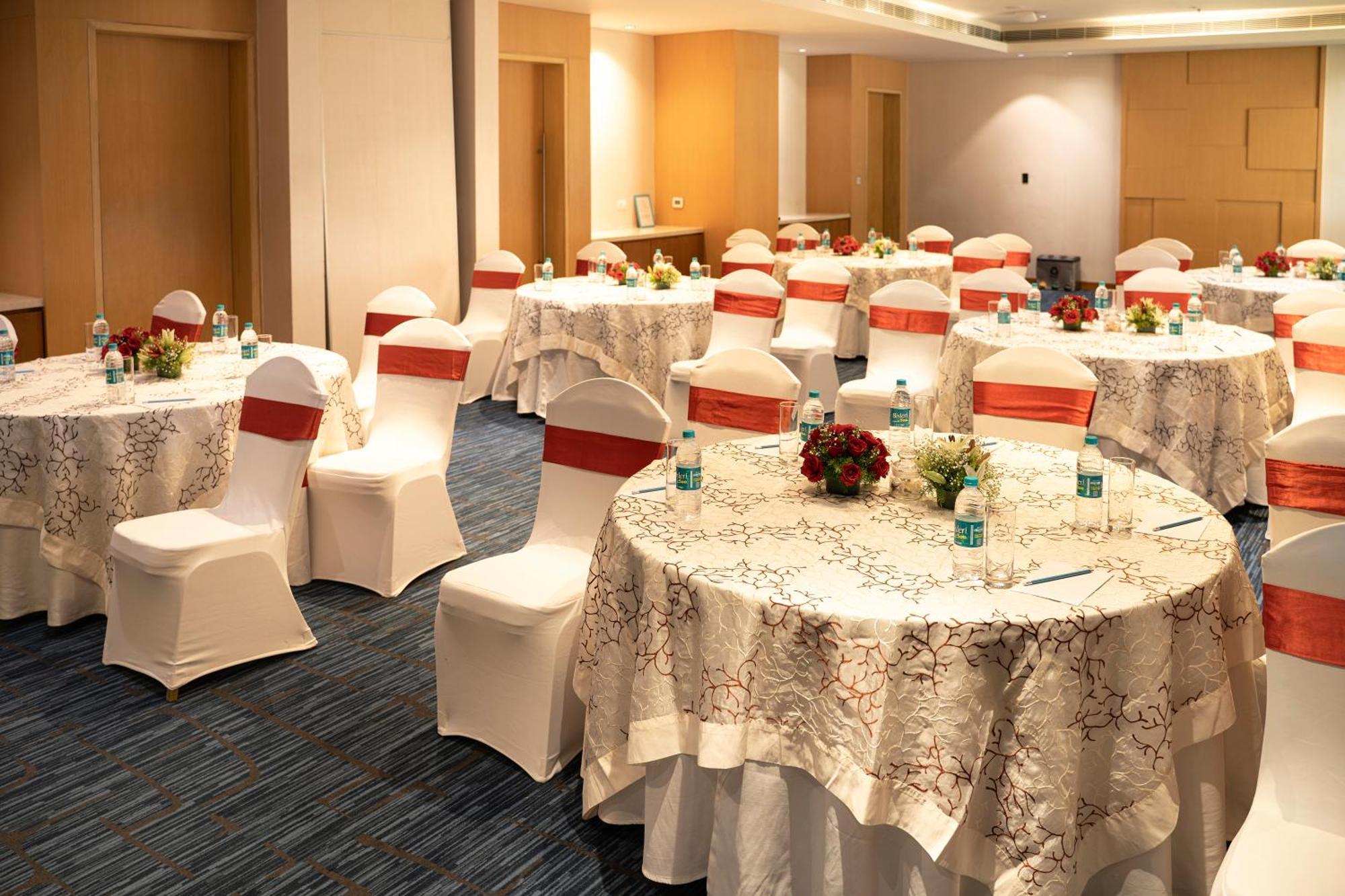 Sheraton Hyderabad Hotel Kültér fotó