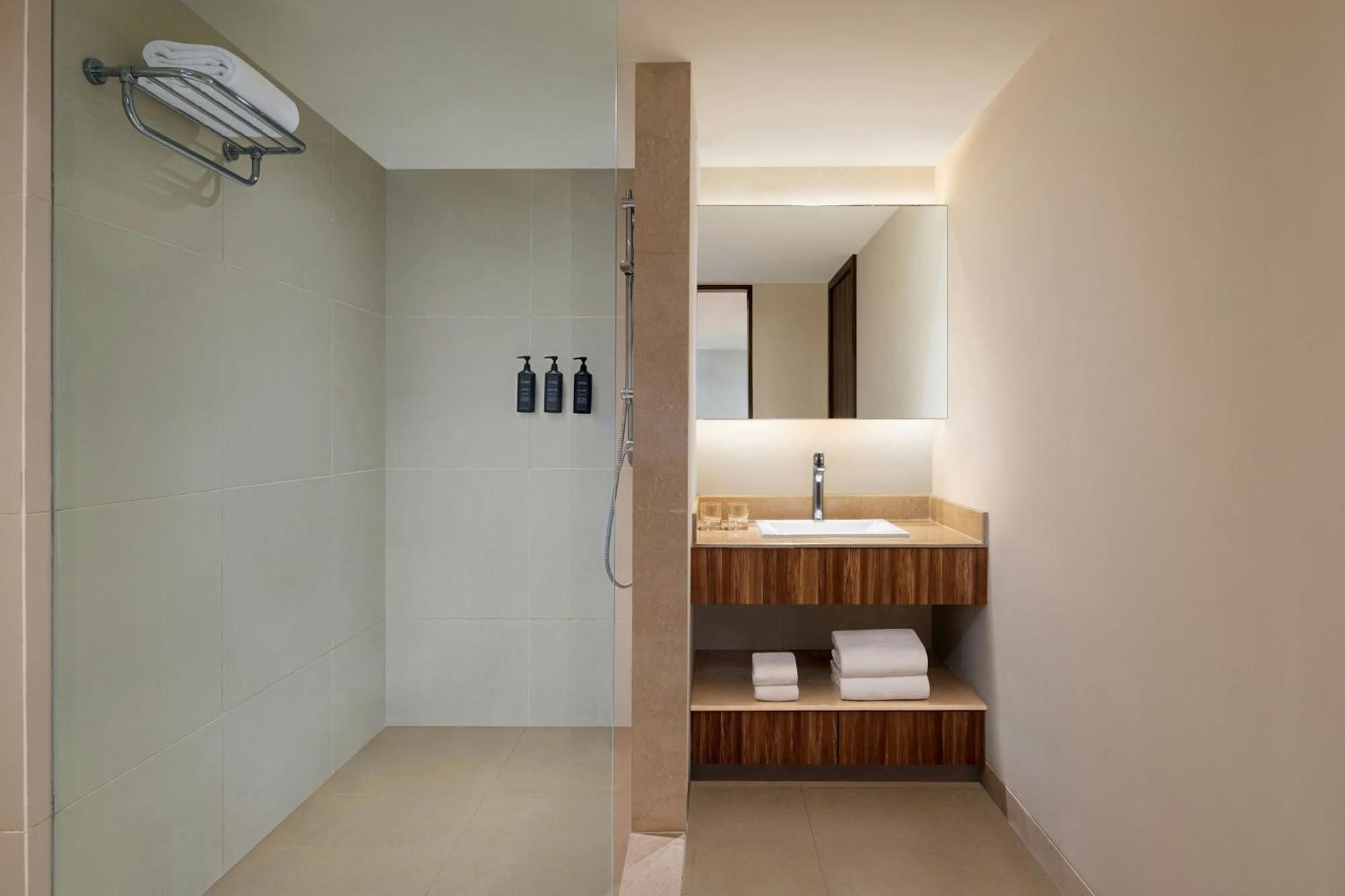 Sheraton Hyderabad Hotel Kültér fotó